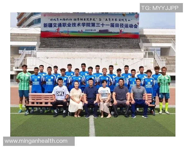 张娜独家解析足球技巧与心得分享助你提升球技与战术理解 张娜独家解析足球技巧与心得分享助你提升球技与战术理解