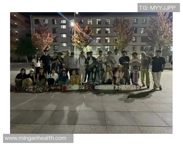 重庆滑板队团队协作引发热议探讨滑板运动中的合作与竞争关系