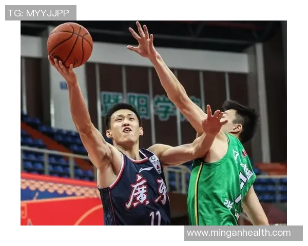 周鹏：从篮球场上的传奇到生活中的榜样，如何影响年轻一代的成长与追梦之路