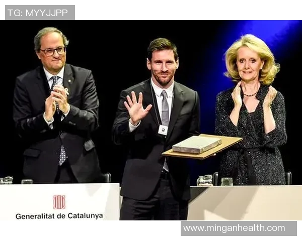 诺伊尔与梅西的巅峰对决足球场上的传奇之战与荣耀时刻 诺伊尔与梅西的巅峰对决足球场上的传奇之战与荣耀时刻